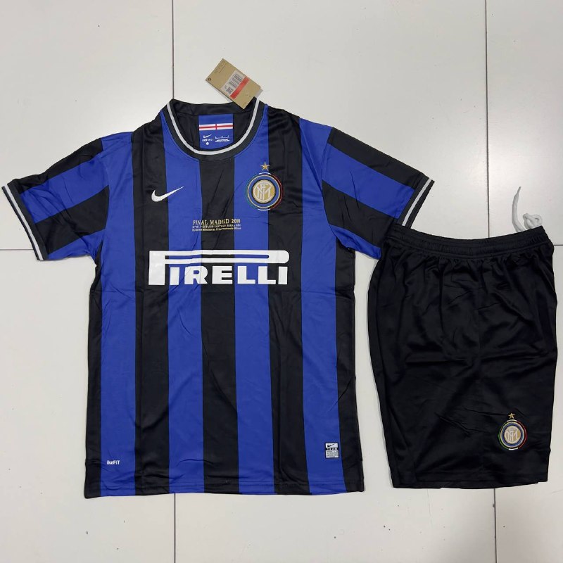 Futbol formasi Inter retro