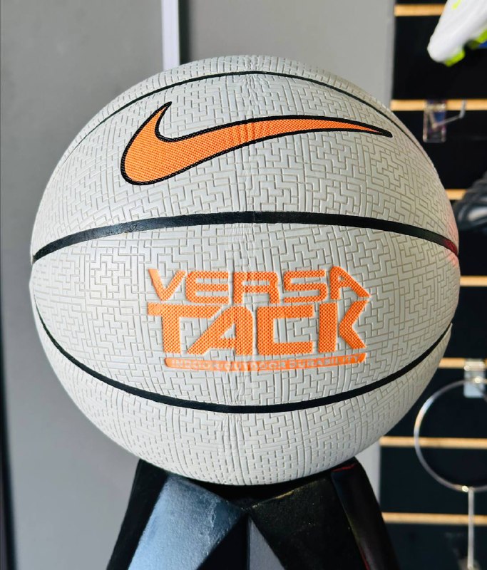 Basketbol to‘pi Nike versa tack