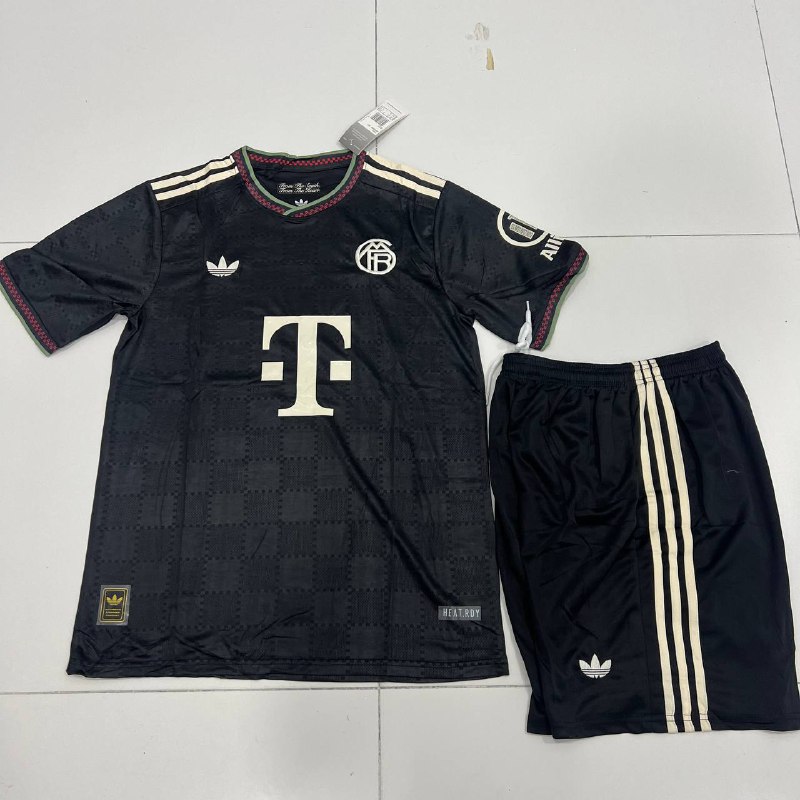 Futbol formasi Bavariya 25/26