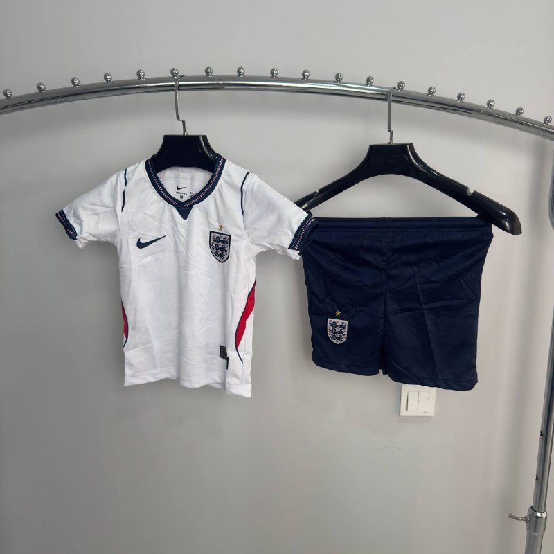 Futbol formasi bolalar Angilya 26/27