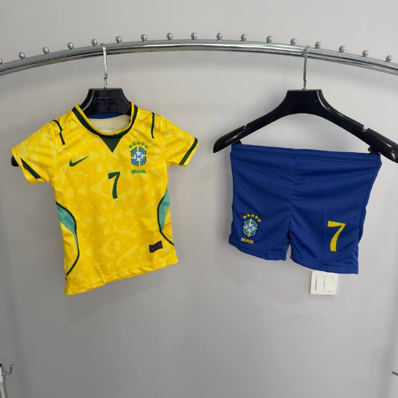 Futbol formasi bolalar Braziliya