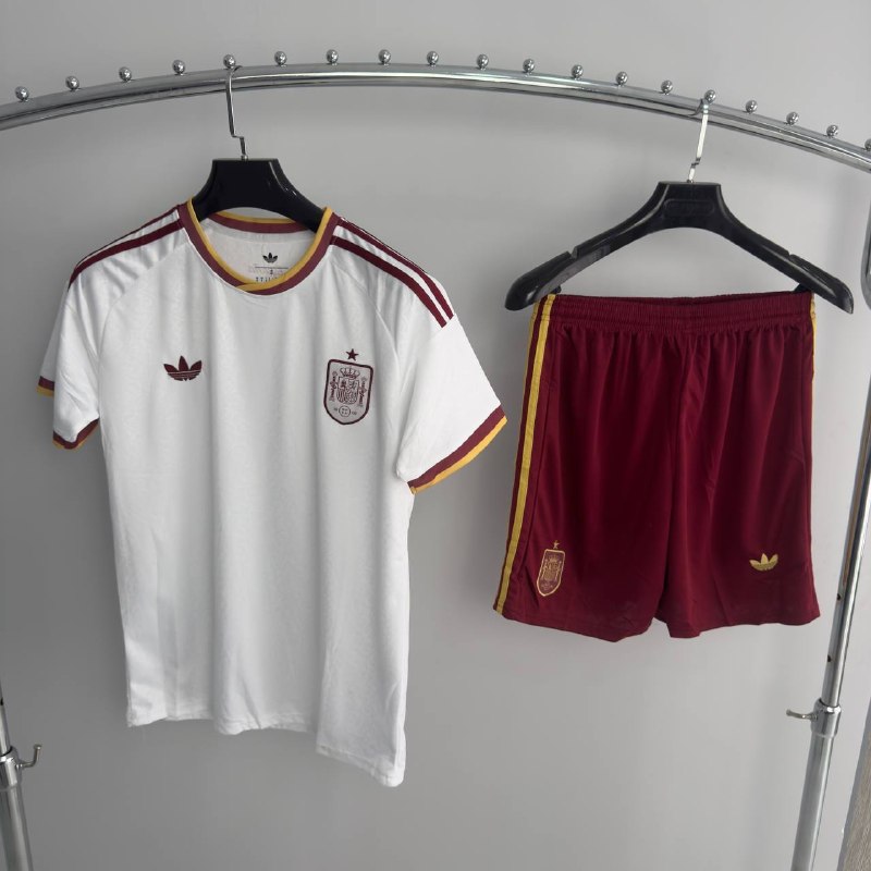 Futbol formasi Ispaniya 26/27