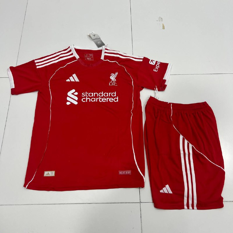 Futbol formasi Liverpool 25/26