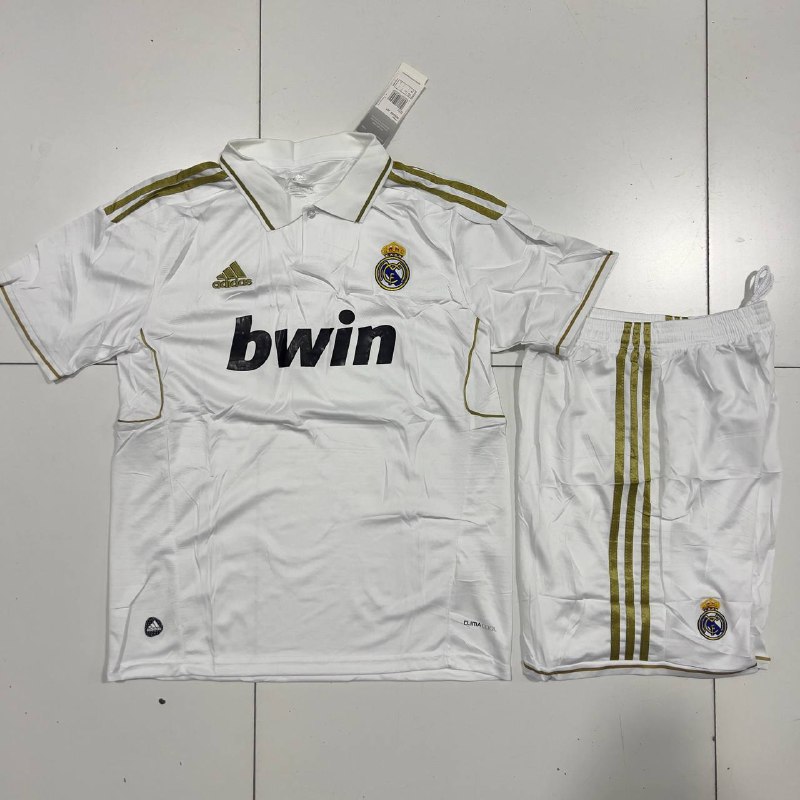 Futbol formasi Real Madrid retro