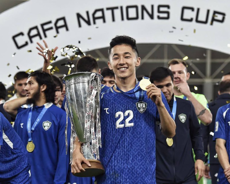Futbol formasi UZB