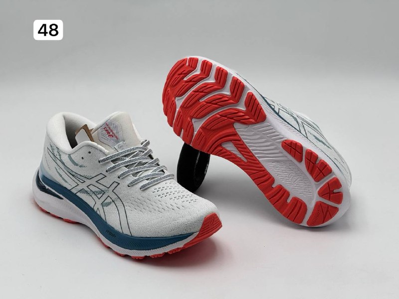 Krossovka Asics