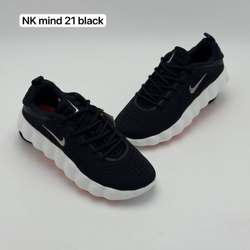 Krossovka Nike mind